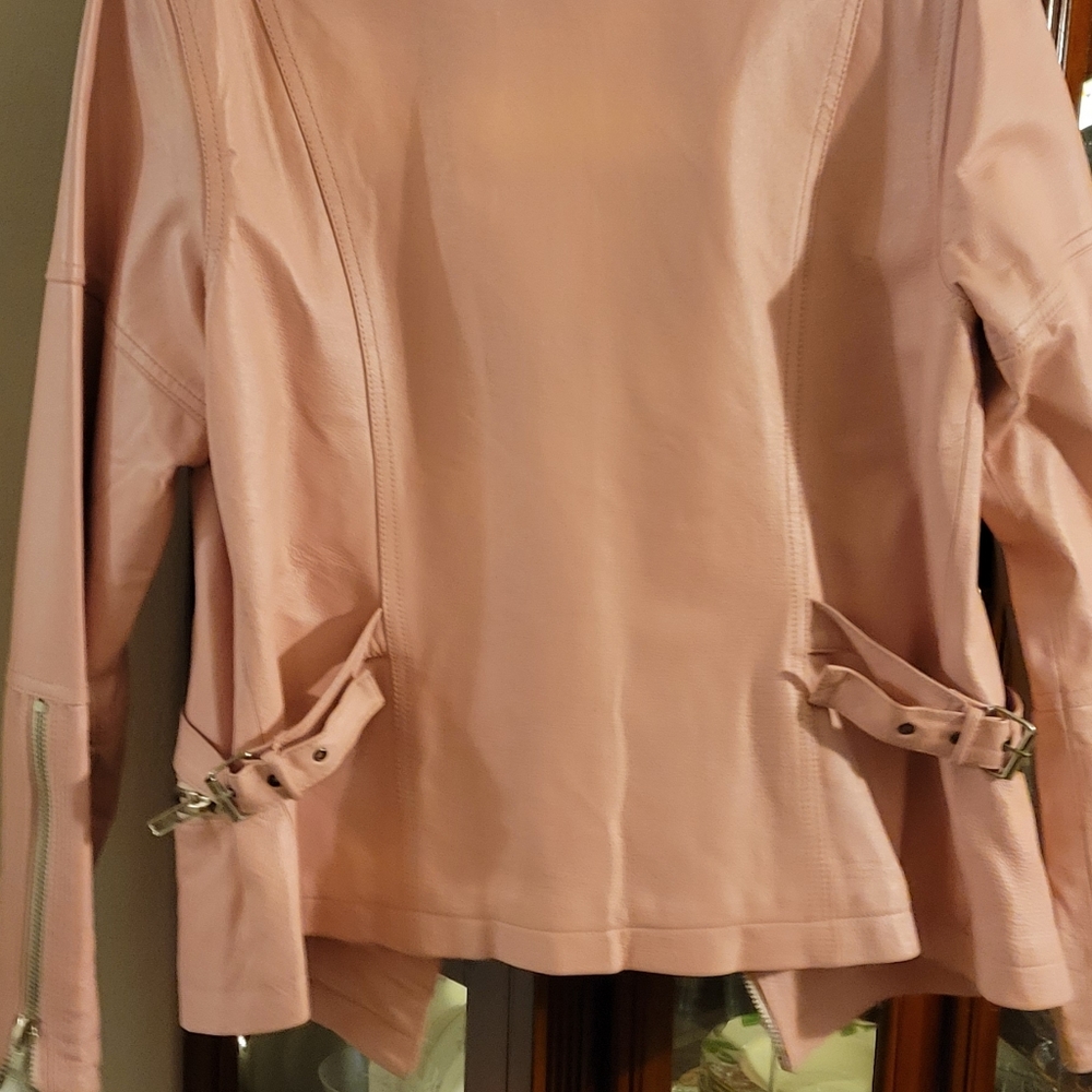 Pink leather jacket - Picture 3 of 3